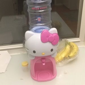 Pink Hello Kitty Water Dispenser Holds 8 Cups